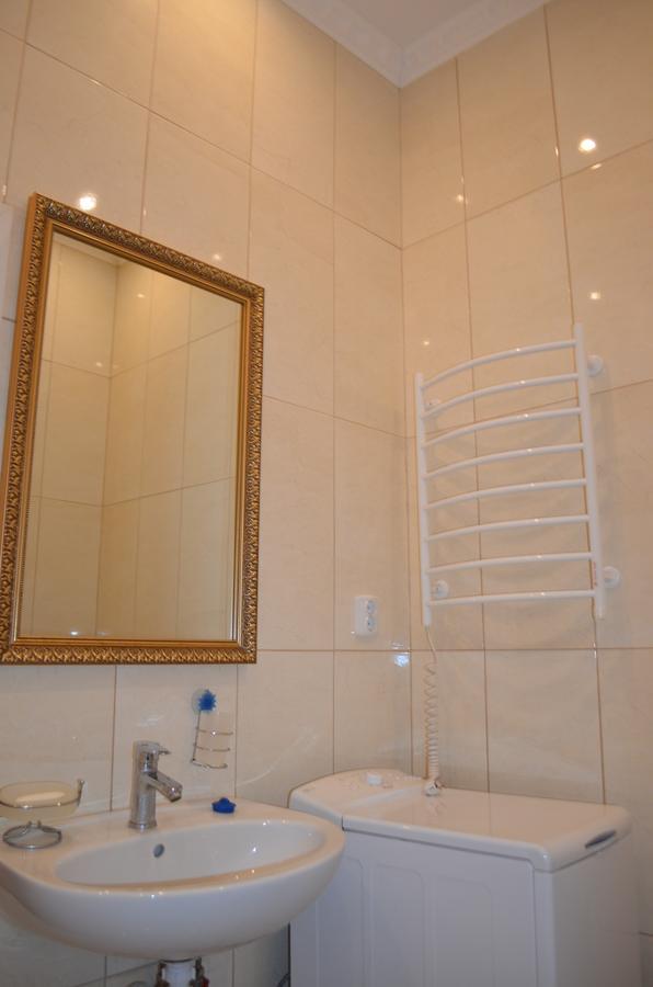 Stepana Bandery Str. 19 Apartment Lviv Exterior photo