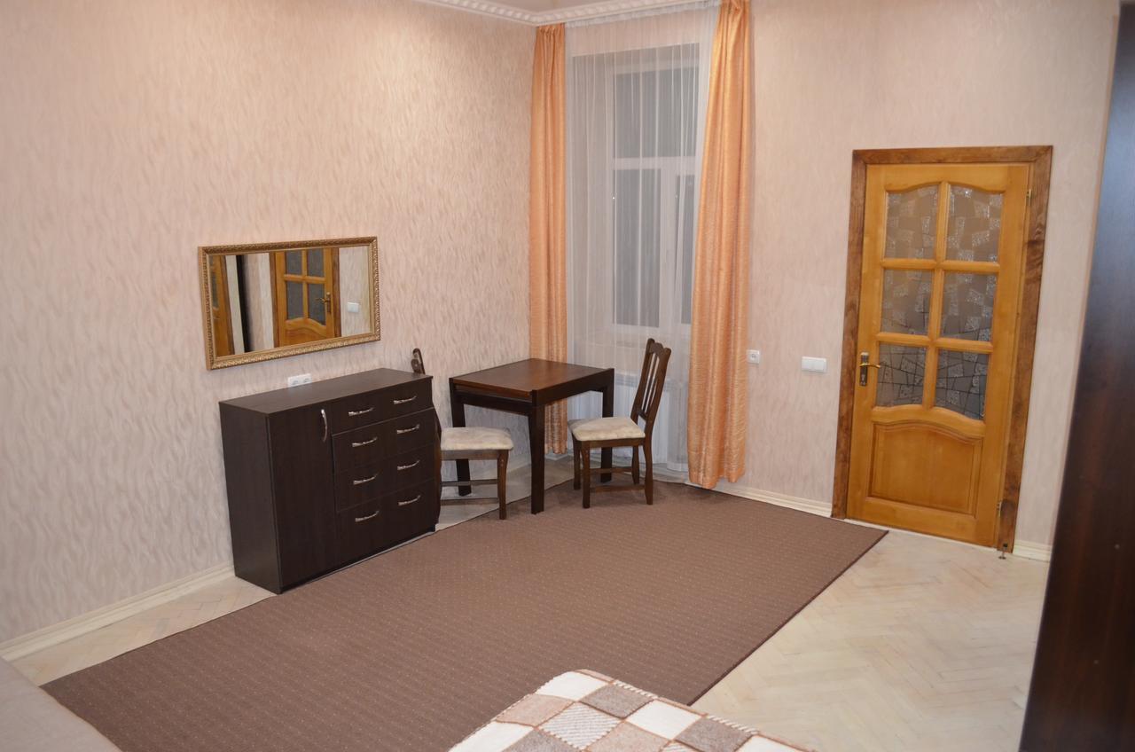 Stepana Bandery Str. 19 Apartment Lviv Exterior photo